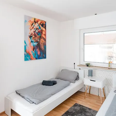 Grosses Familien Oder Monteurappartement, 5 Betten In 3 Zimmer, Prime Video Inklusive, Balkon, Waschmaschine, Spuelmaschine شقة هايلبرون