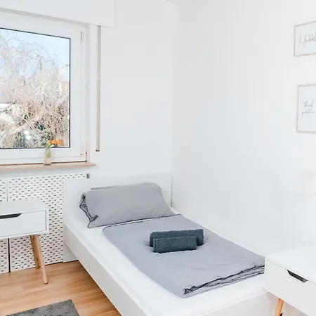 Grosses Familien Oder Monteurappartement, 5 Betten In 3 Zimmer, Prime Video Inklusive, Balkon, Waschmaschine, Spuelmaschine *