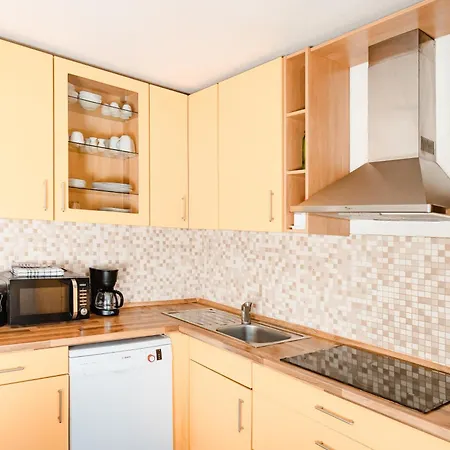 شقة Grosses Familien Oder Monteurappartement, 5 Betten In 3 Zimmer, Prime Video Inklusive, Balkon, Waschmaschine, Spuelmaschine *