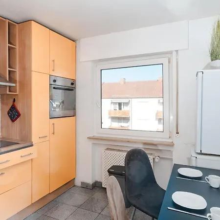 Grosses Familien Oder Monteurappartement, 5 Betten In 3 Zimmer, Prime Video Inklusive, Balkon, Waschmaschine, Spuelmaschine هايلبرون