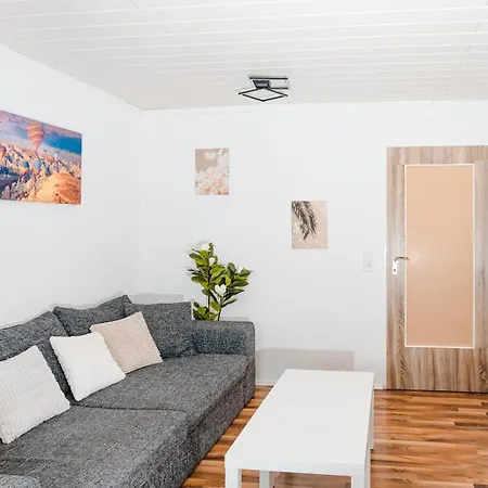 Grosses Familien Oder Monteurappartement, 5 Betten In 3 Zimmer, Prime Video Inklusive, Balkon, Waschmaschine, Spuelmaschine